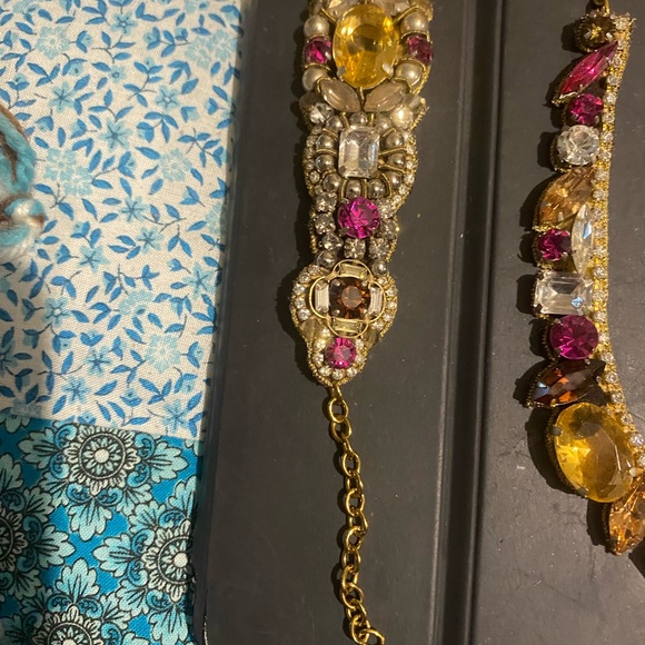 Costume Jewelry - Picture 6 of 8